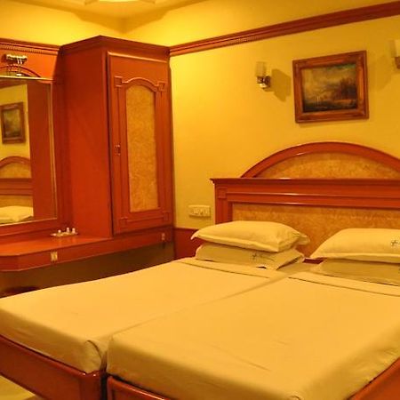 Hotel Sathyam Tiruchirappalli Exteriör bild